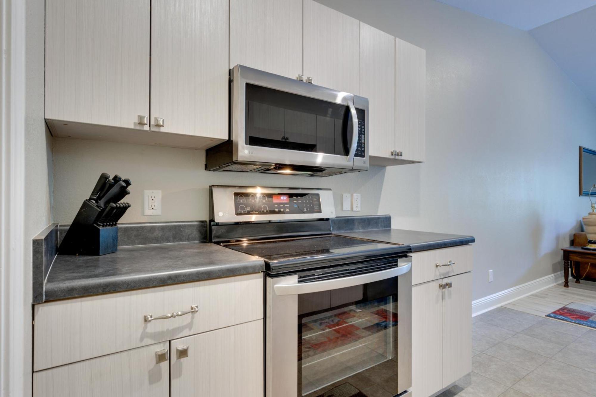 Appartamento Dog-Friendly Pensacola Duplex About 7 Mi To Downtown Esterno foto