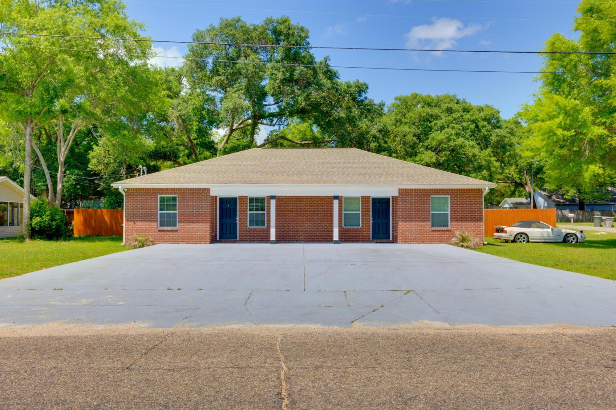 Appartamento Dog-Friendly Pensacola Duplex About 7 Mi To Downtown Esterno foto
